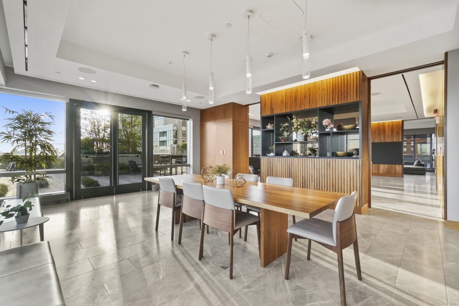 75 PARK LANE SOUTH Unit: 1912
