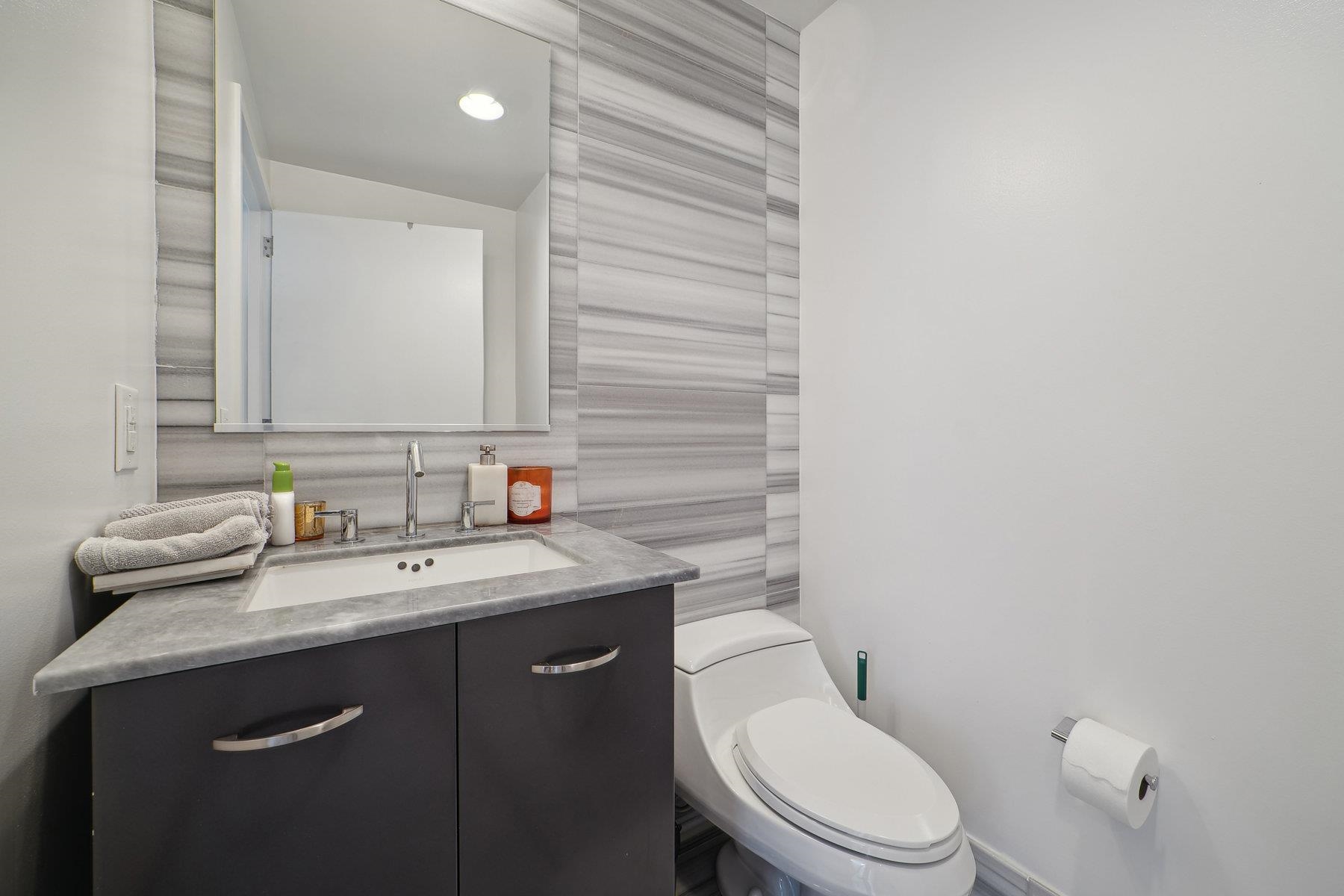 2 2ND ST Unit: 3503