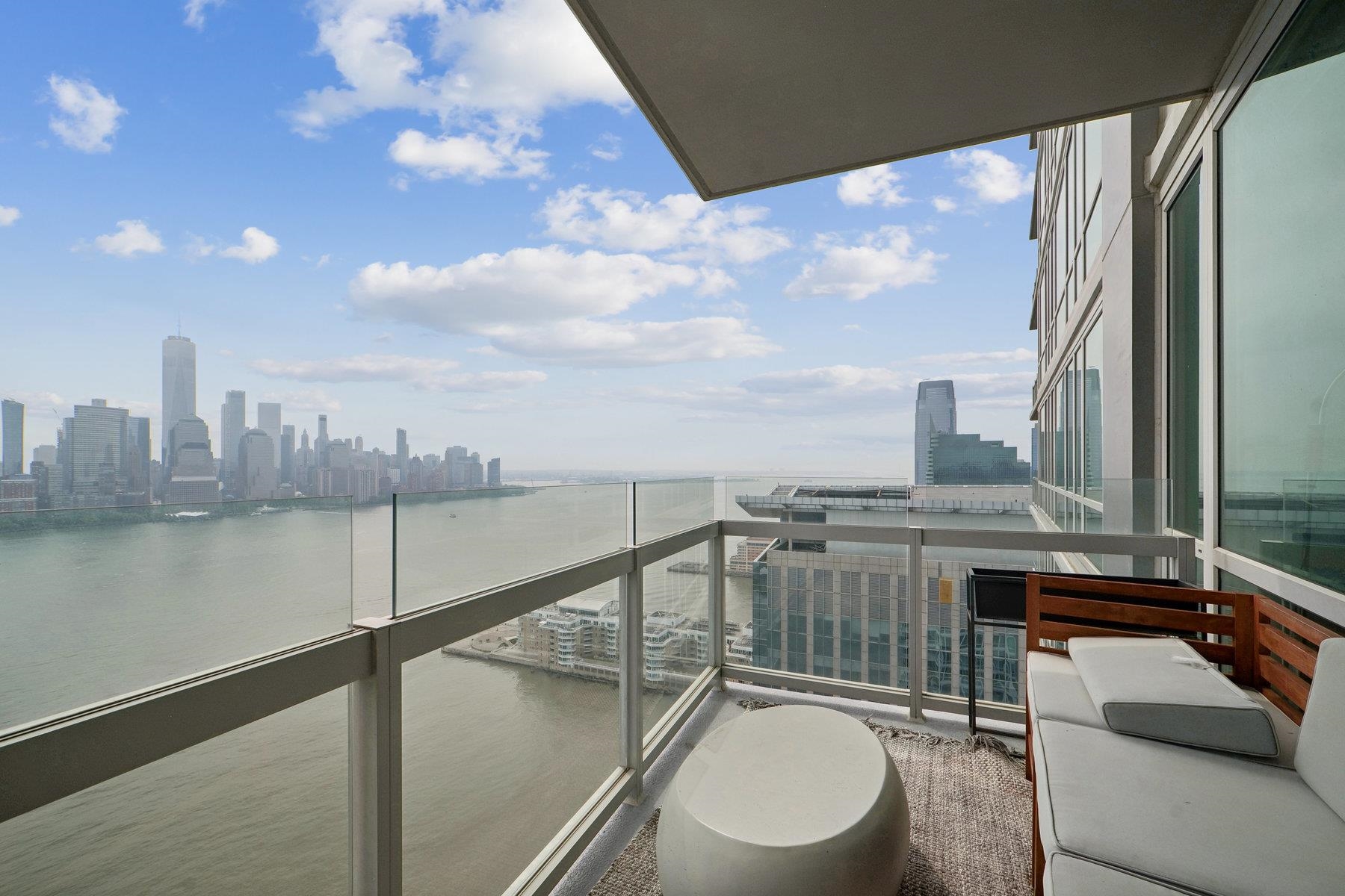 2 2ND ST Unit: 3503