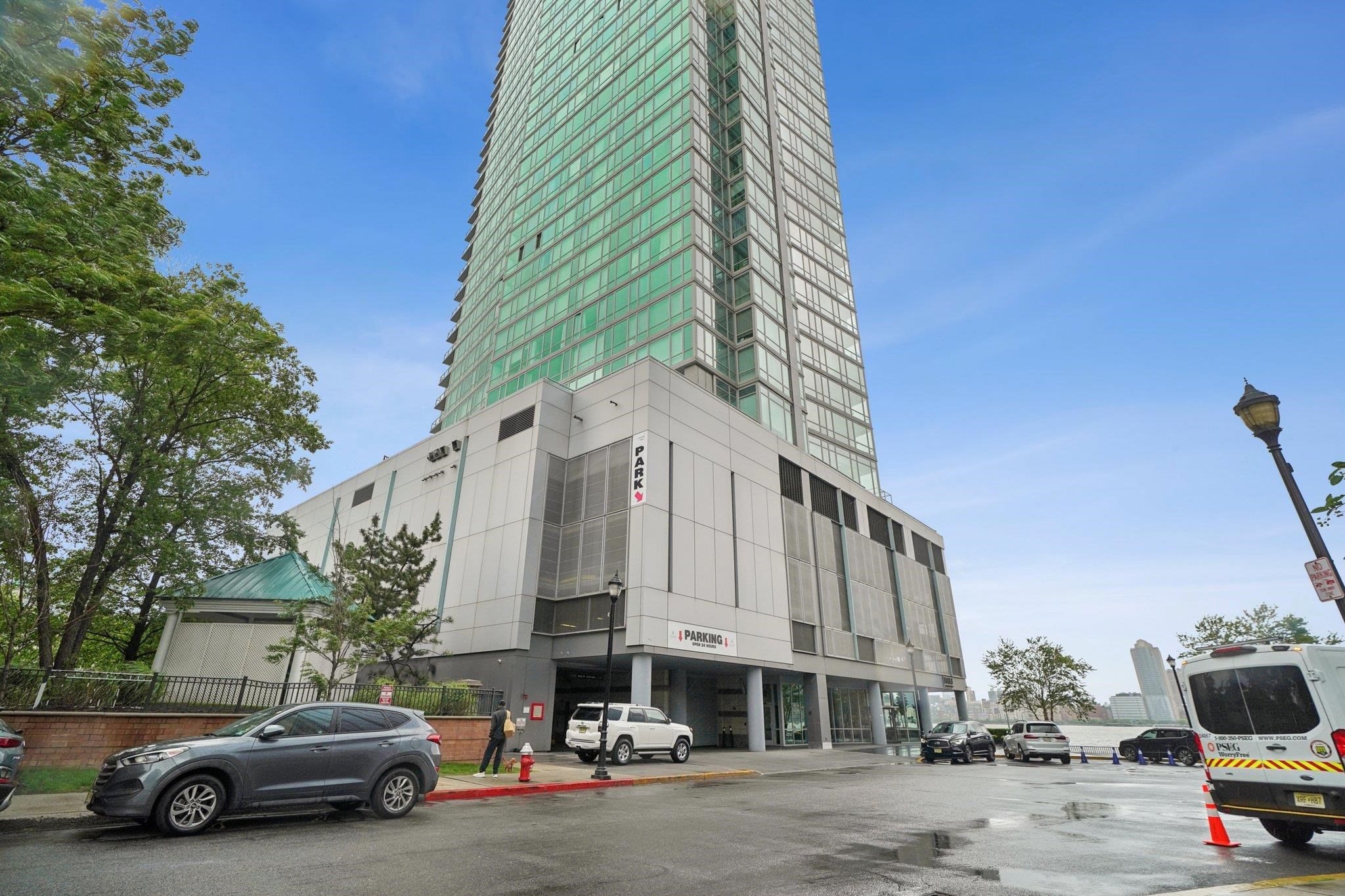 2 2ND ST Unit: 3503