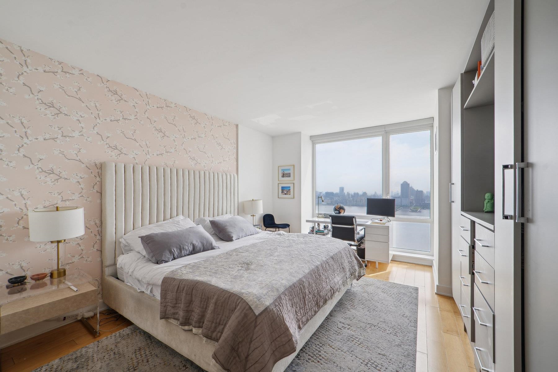 2 2ND ST Unit: 3503