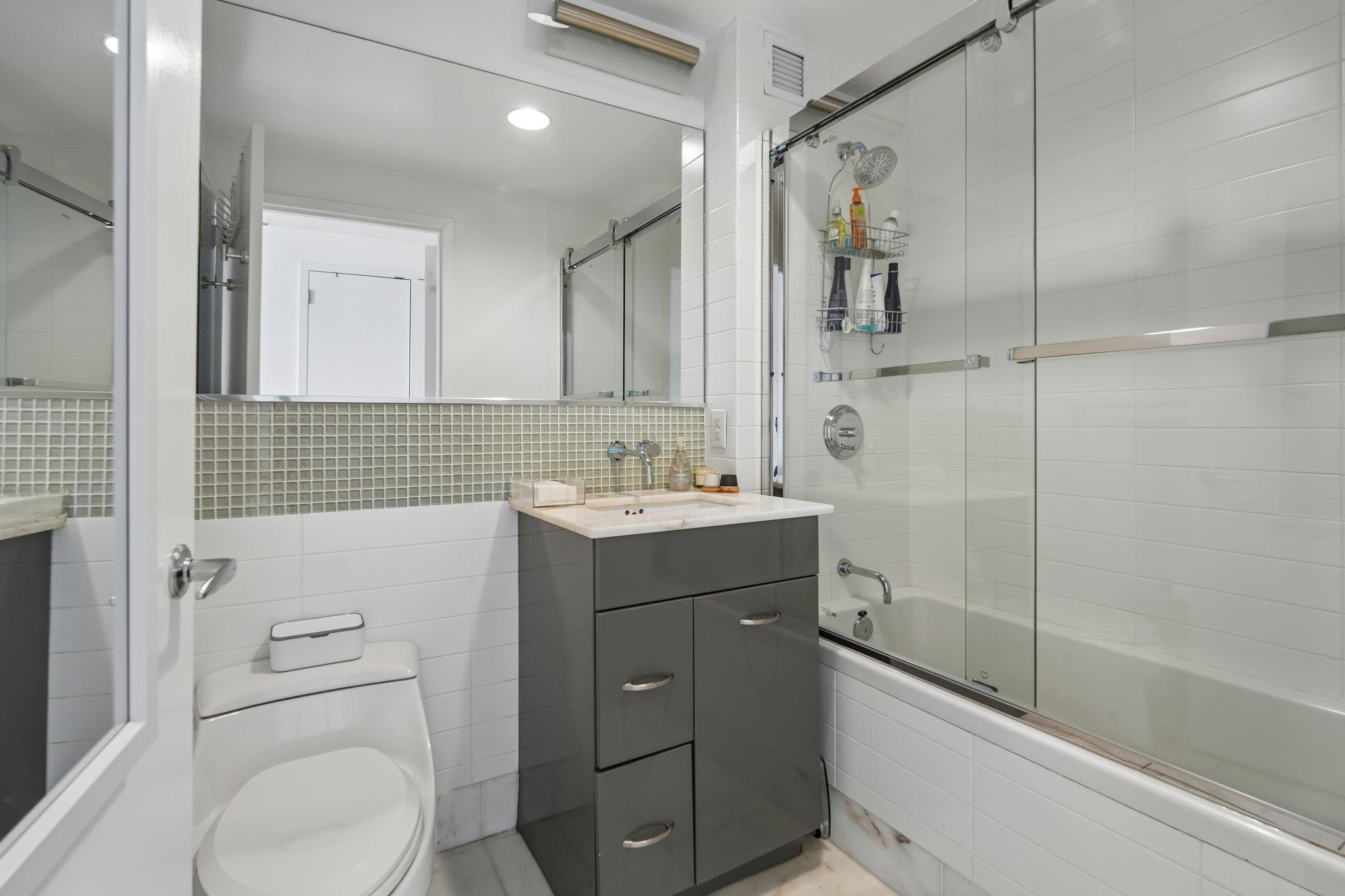 2 2ND ST Unit: 3503