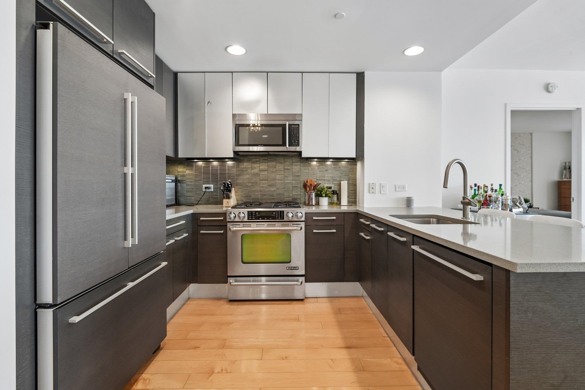2 2ND ST Unit: 3503
