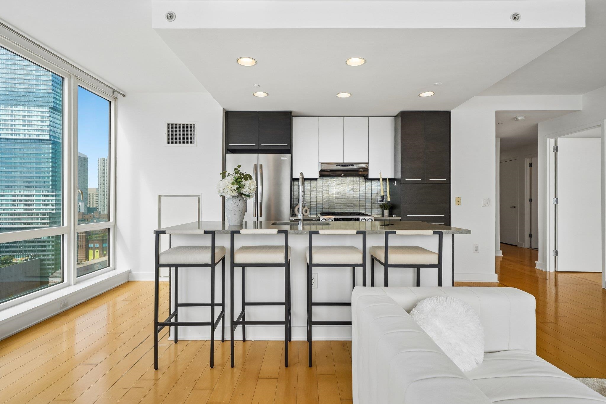 2 2ND ST Unit: 2205