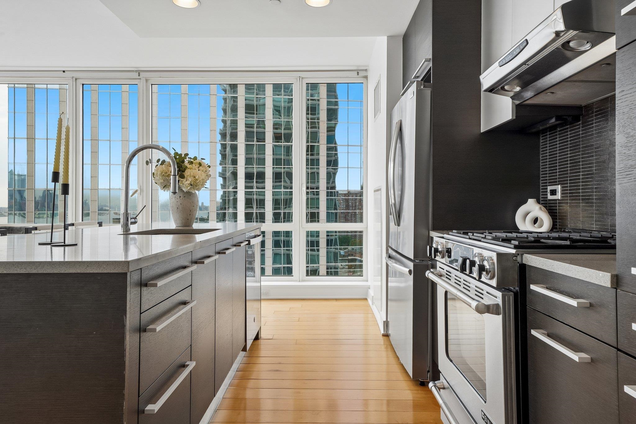 2 2ND ST Unit: 2205
