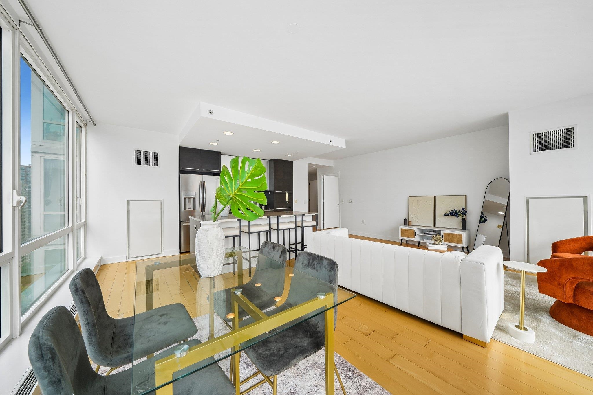 2 2ND ST Unit: 2205