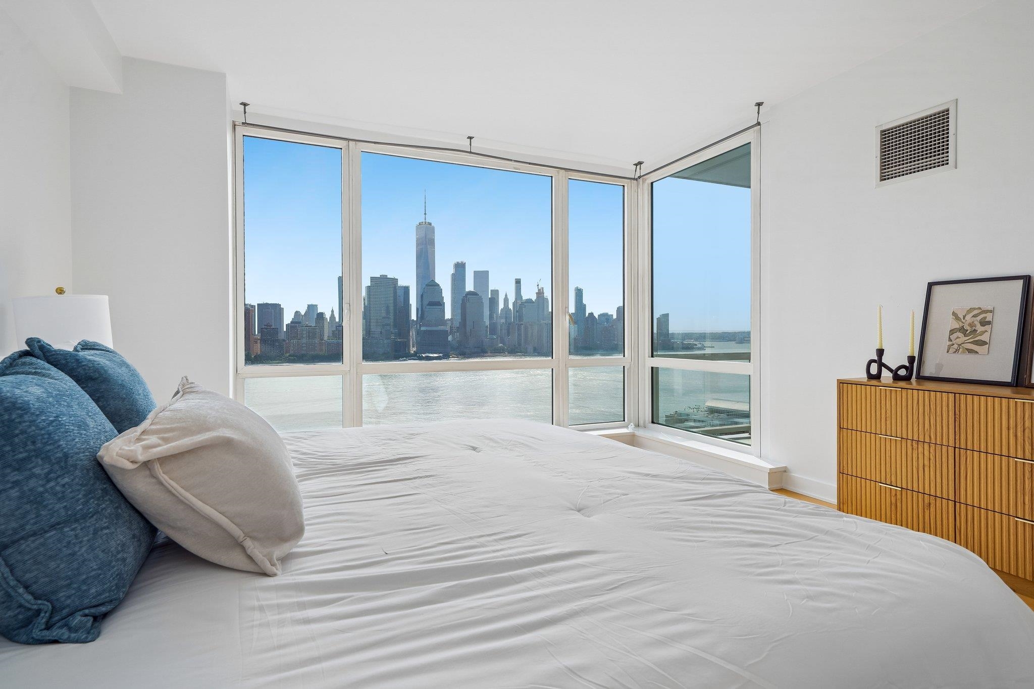 2 2ND ST Unit: 2205