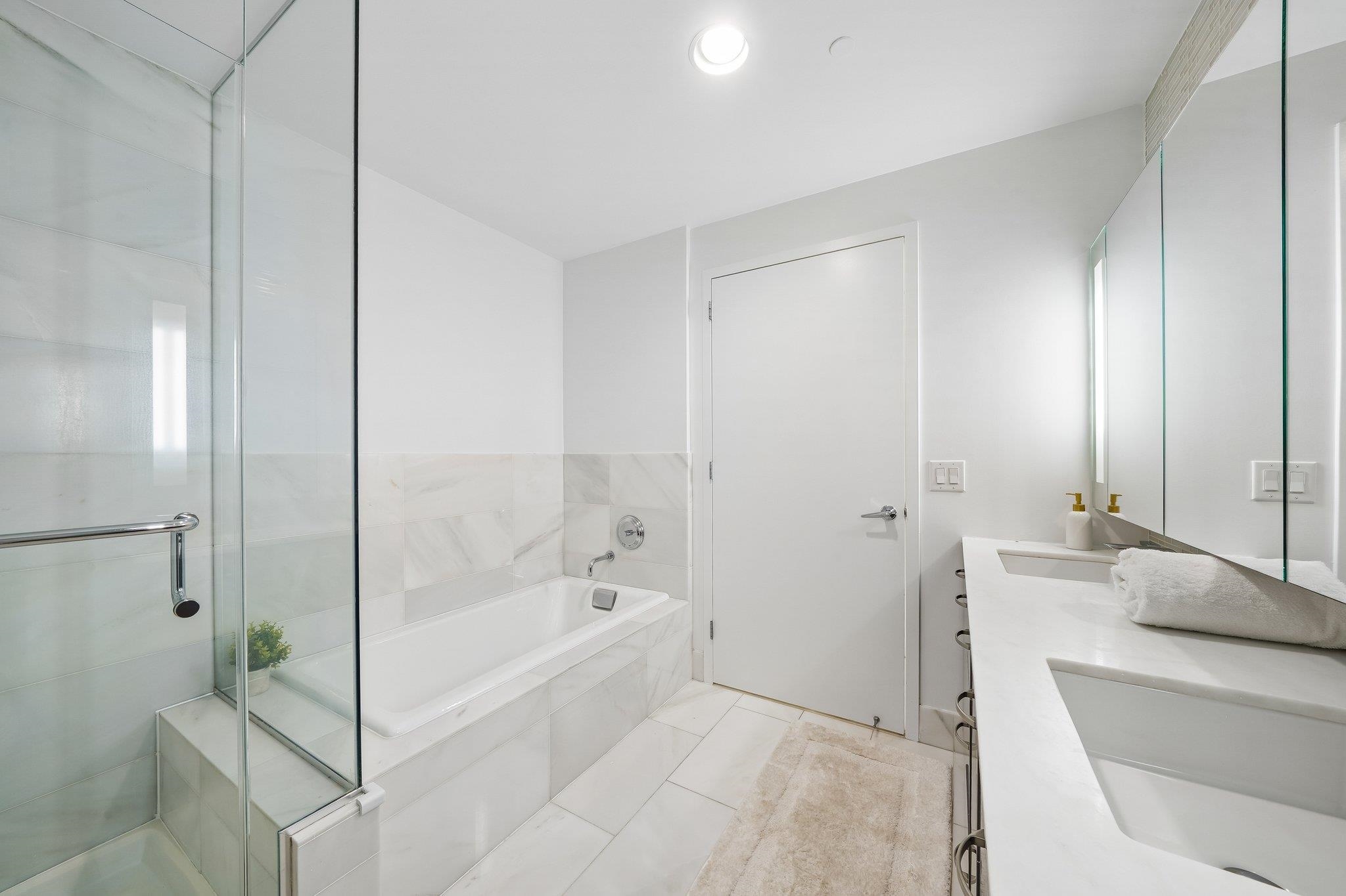 2 2ND ST Unit: 2205