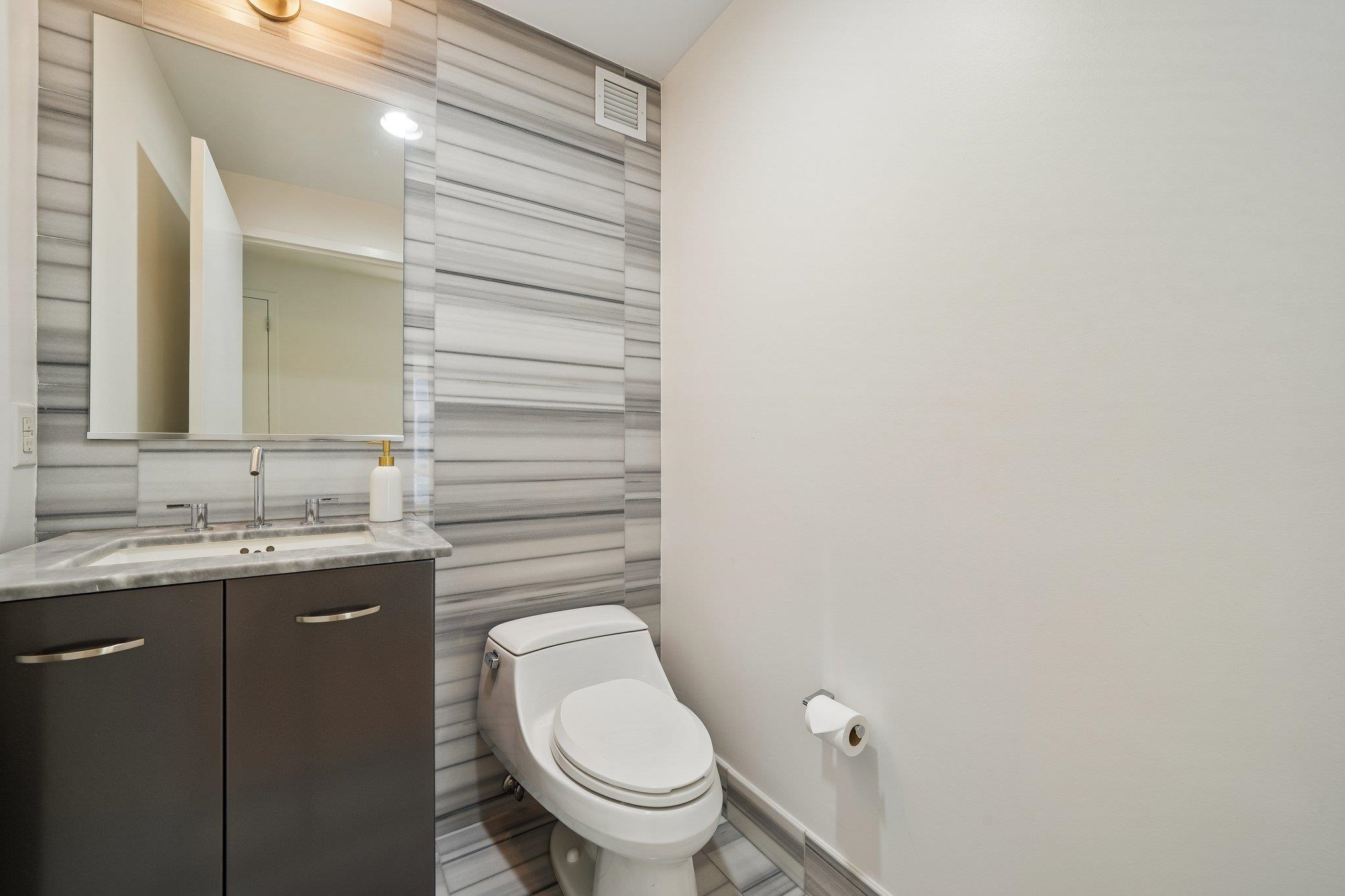 2 2ND ST Unit: 2205