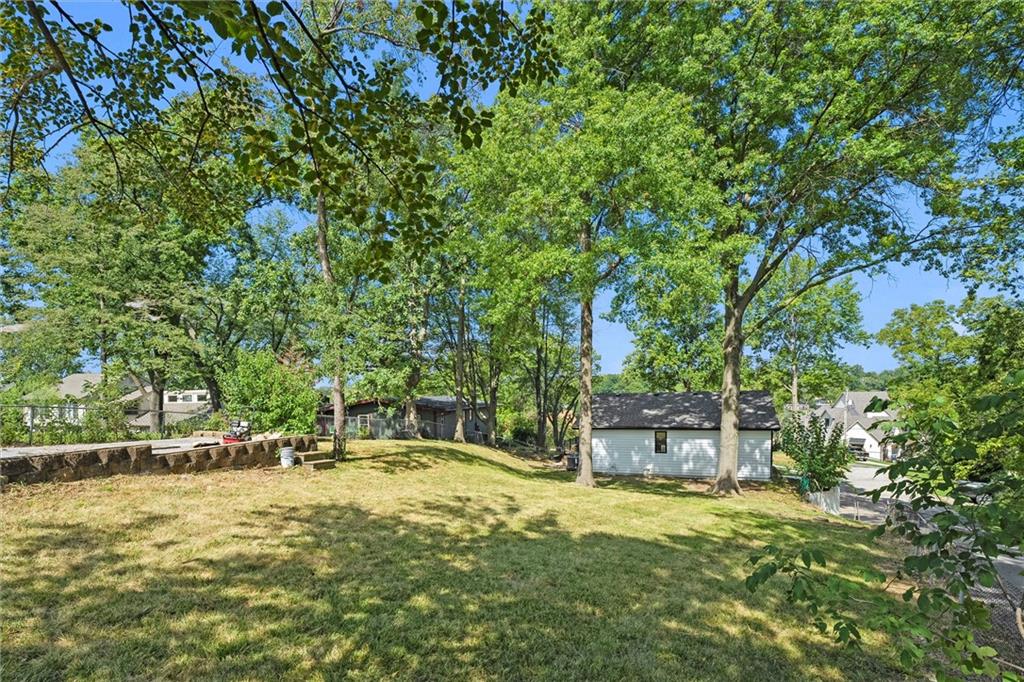 7809 NW Scenic Drive