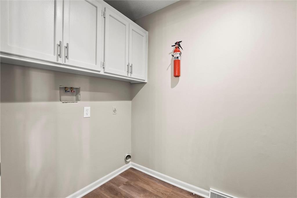 7809 NW Scenic Drive