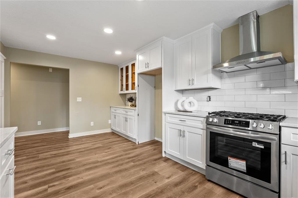 7809 NW Scenic Drive