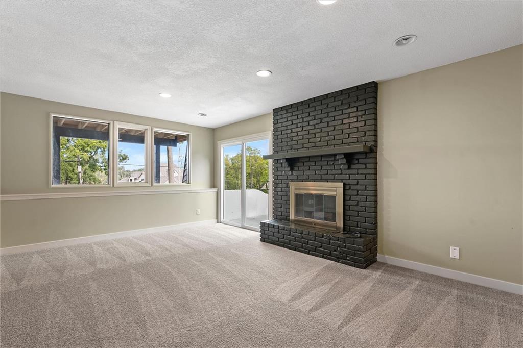 7809 NW Scenic Drive