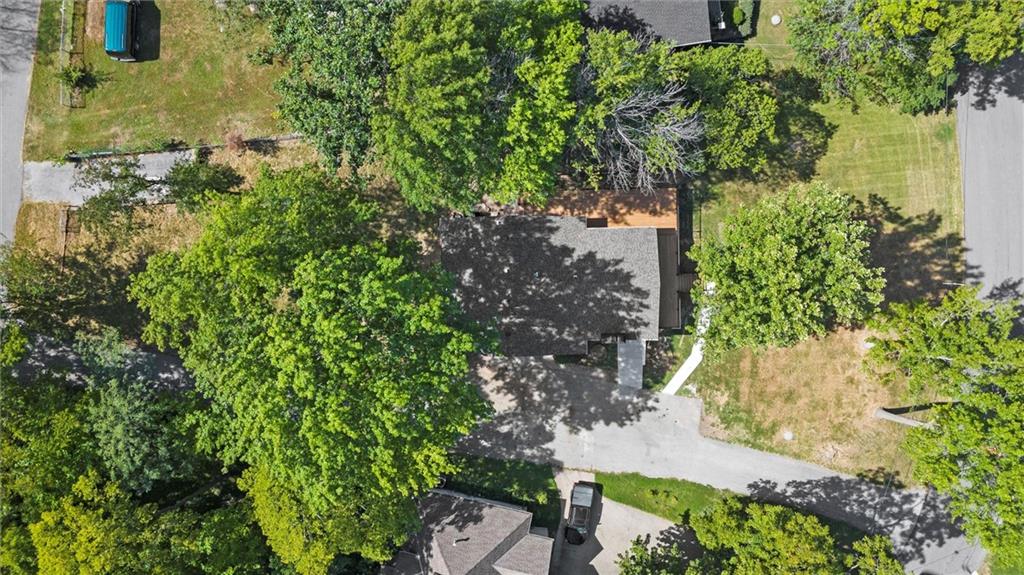 7809 NW Scenic Drive