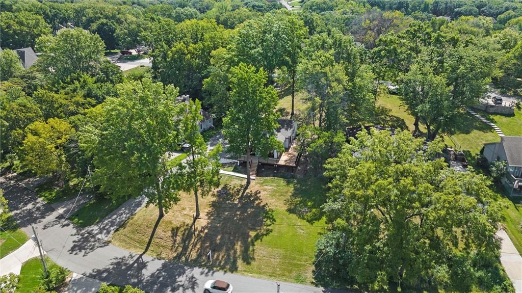 7809 NW Scenic Drive