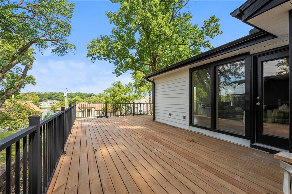 7809 NW Scenic Drive