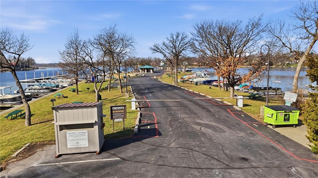 7809 NW Scenic Drive