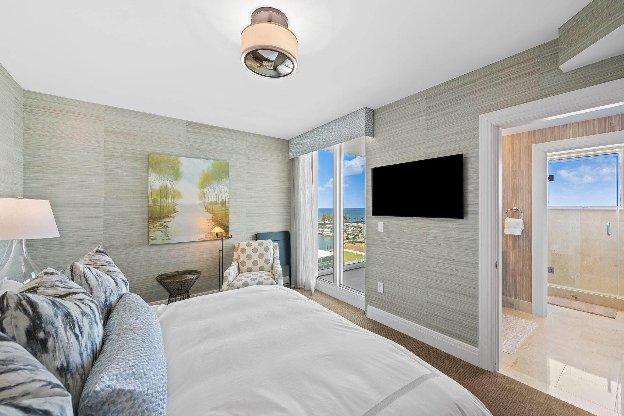 3055 Harbor Drive 1403