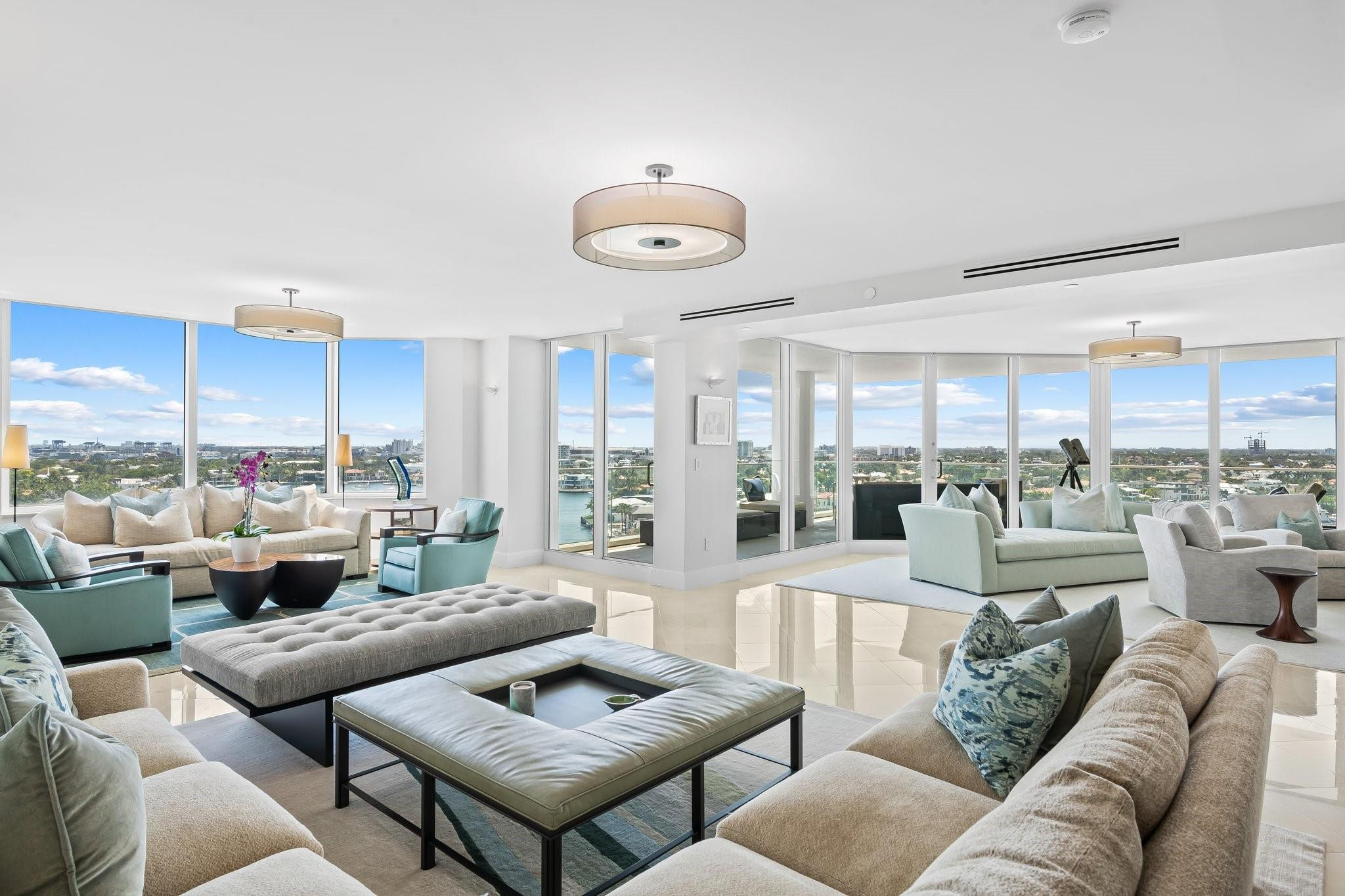 3055 Harbor Drive 1403
