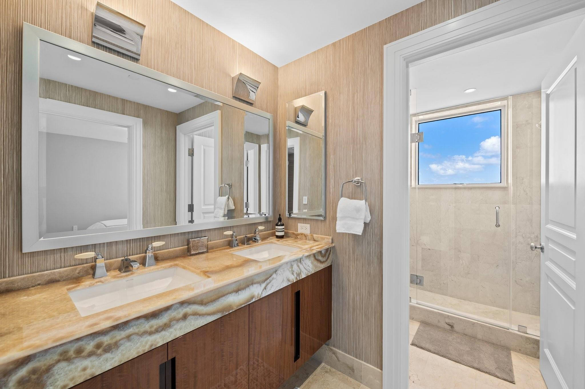 3055 Harbor Drive 1403