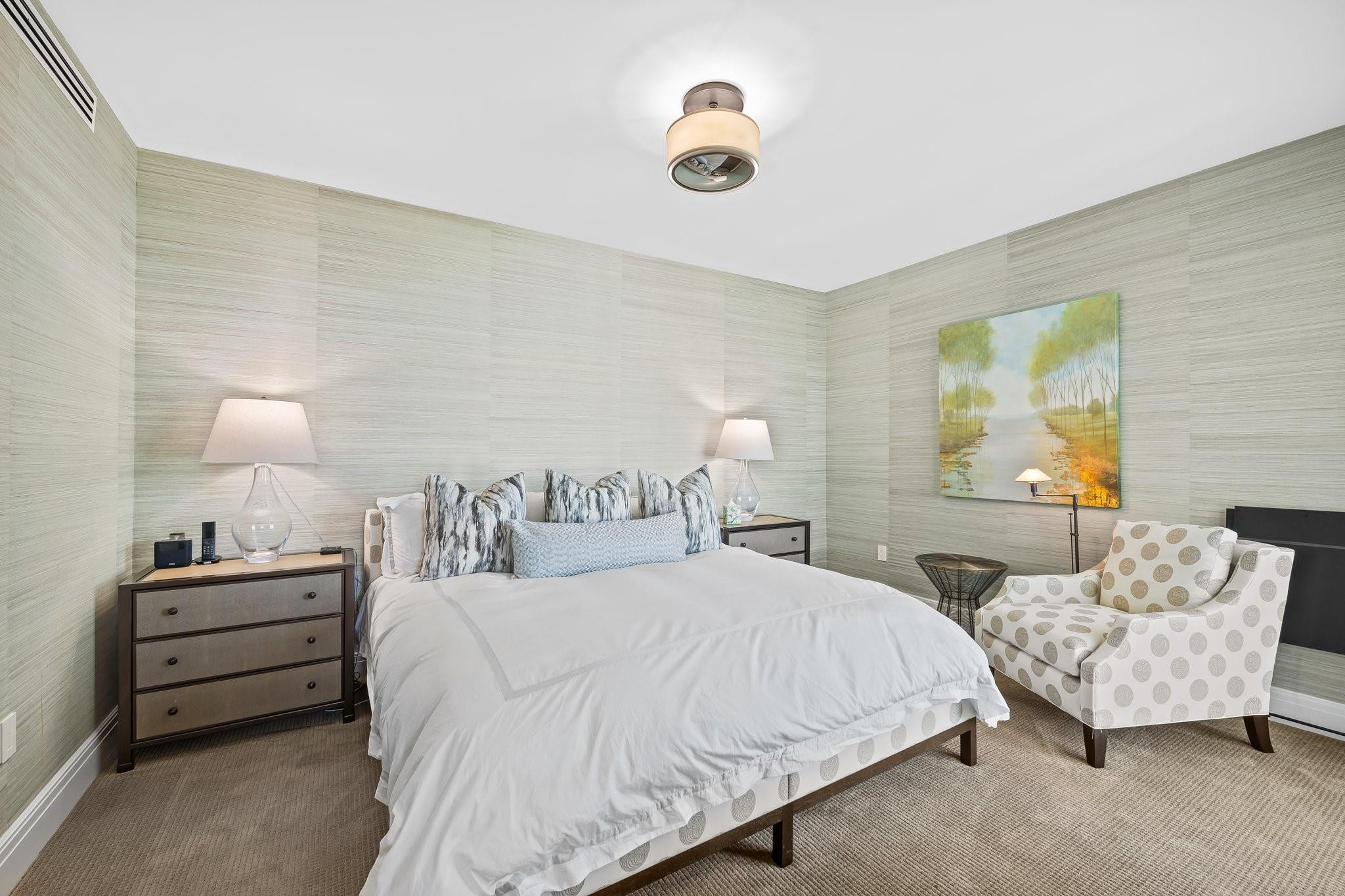 3055 Harbor Drive 1403