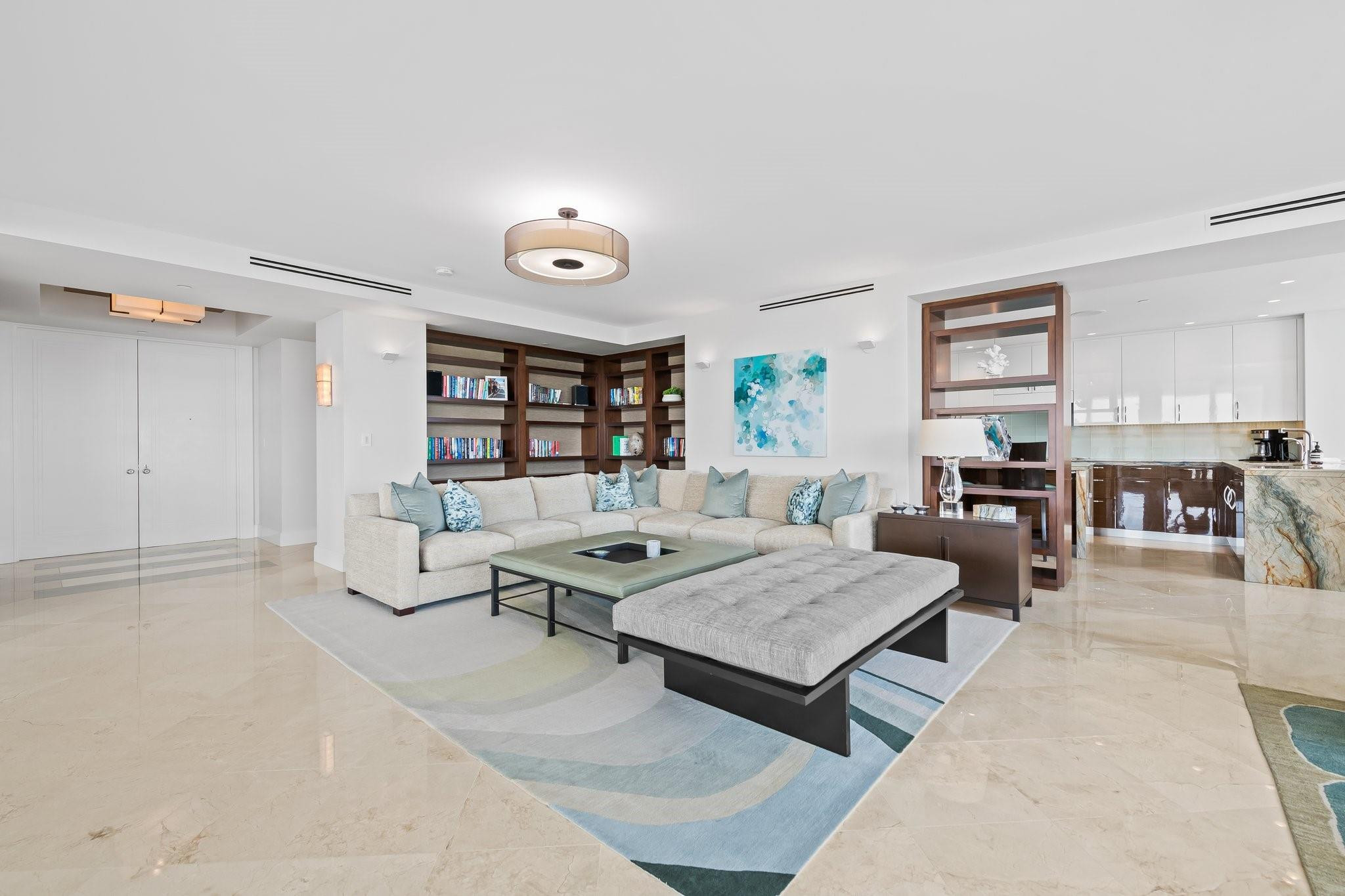 3055 Harbor Drive 1403