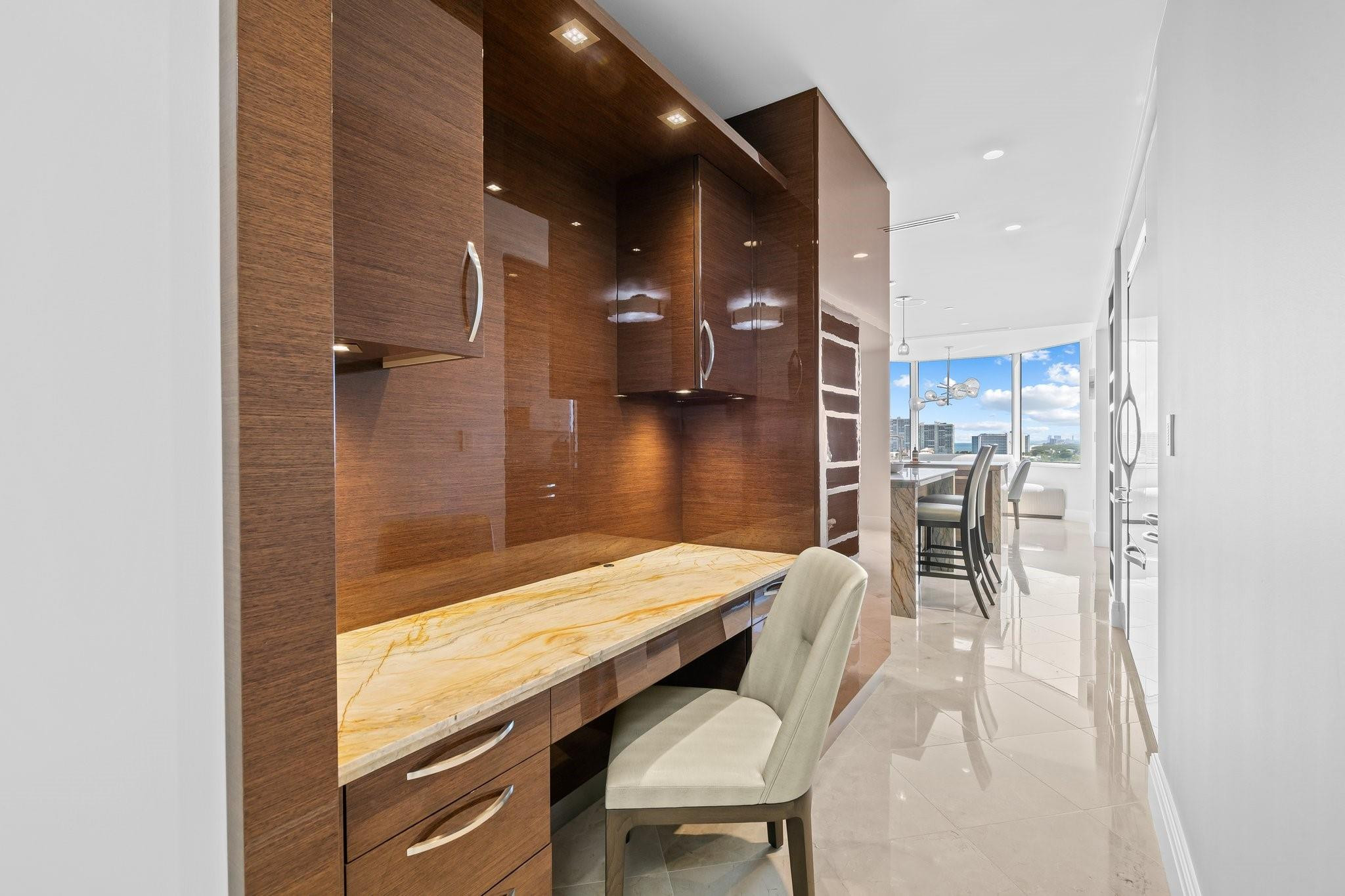 3055 Harbor Drive 1403