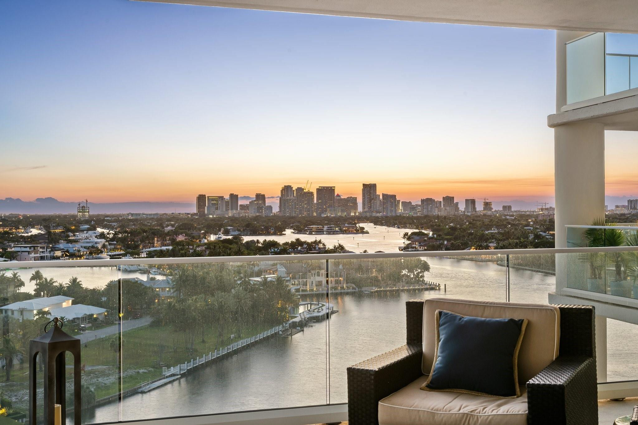 3055 Harbor Drive 1403