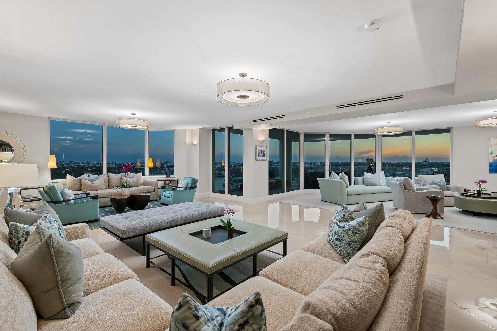 3055 Harbor Drive 1403