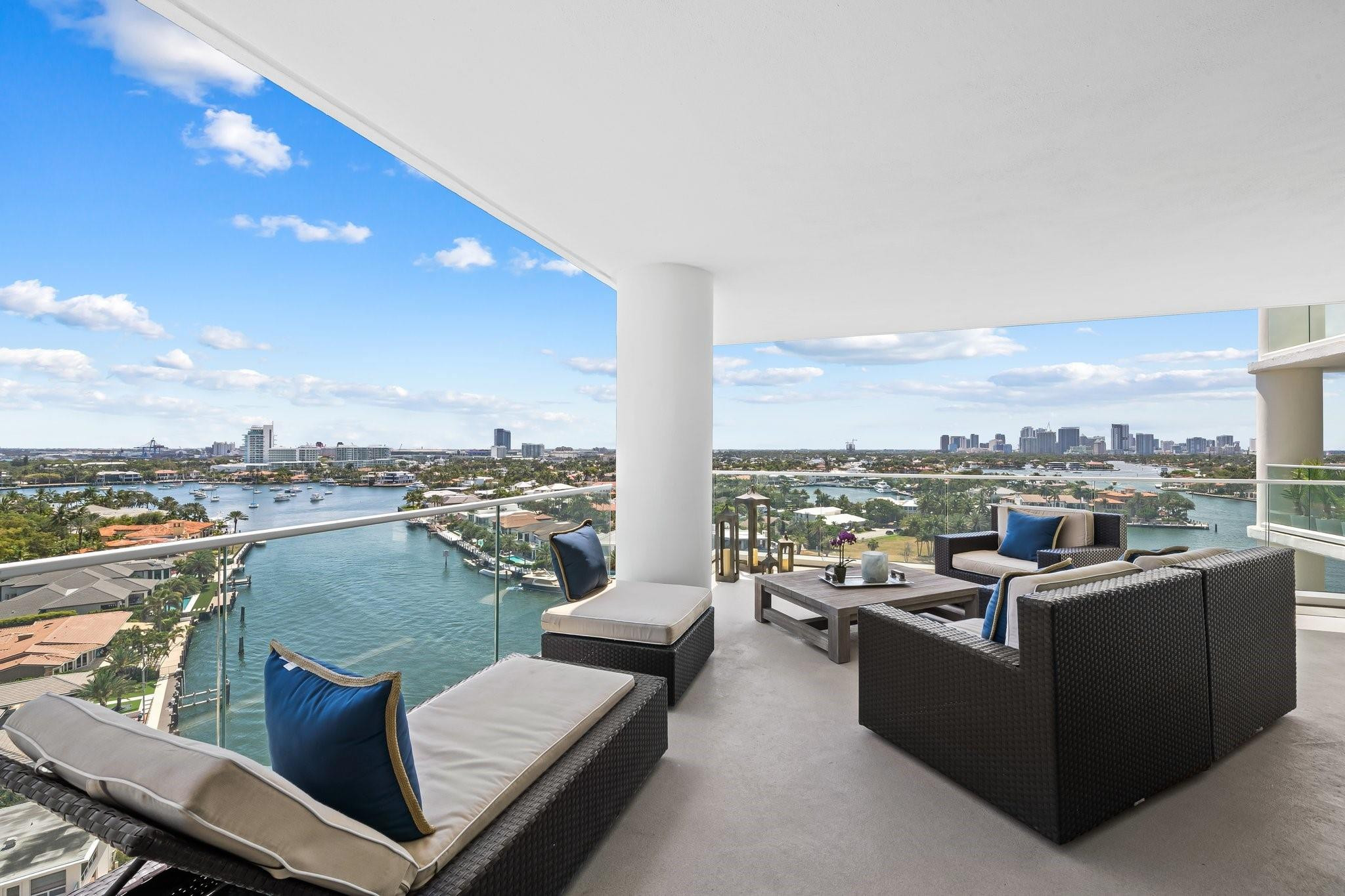 3055 Harbor Drive 1403