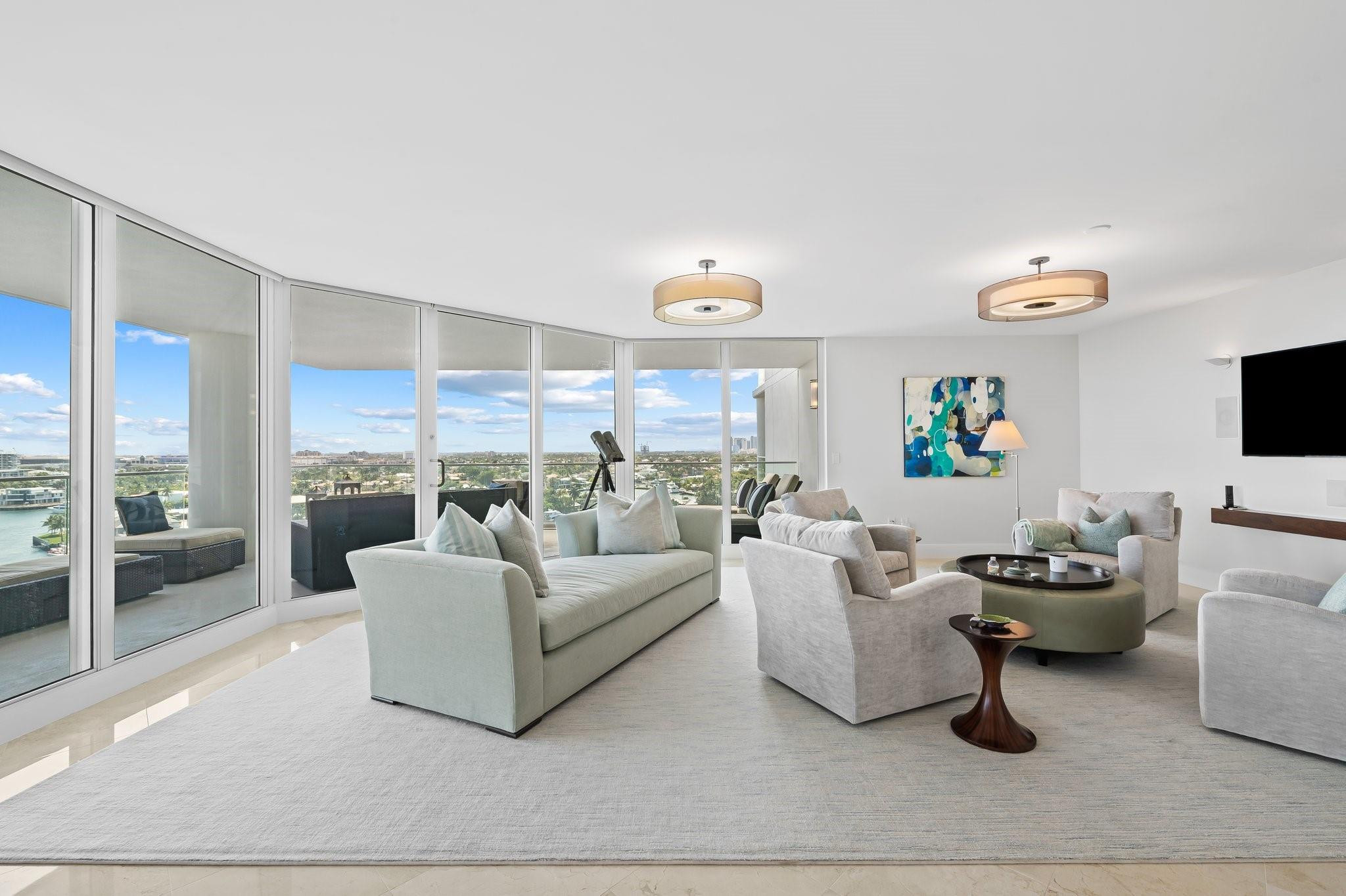3055 Harbor Drive 1403