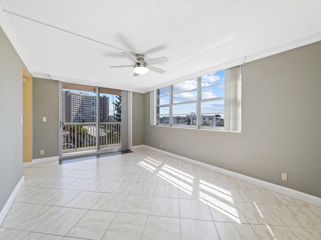 3161 S Ocean Dr Unit: 606