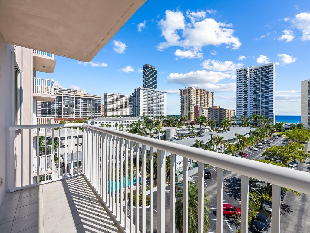 3161 S Ocean Dr Unit: 606
