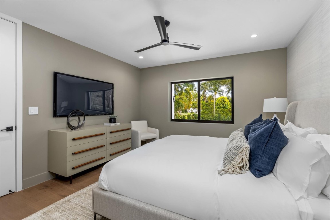 915 Ponce De Leon Dr