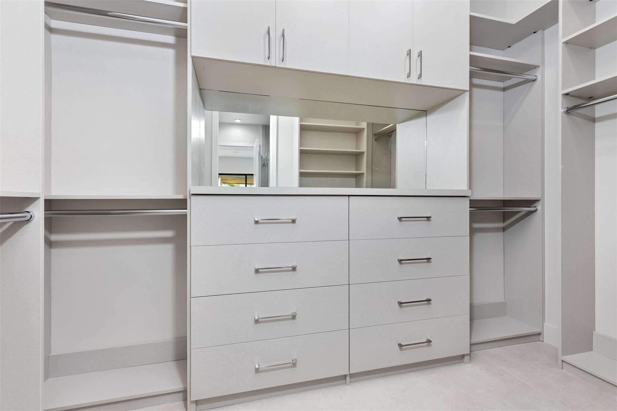 915 Ponce De Leon Dr