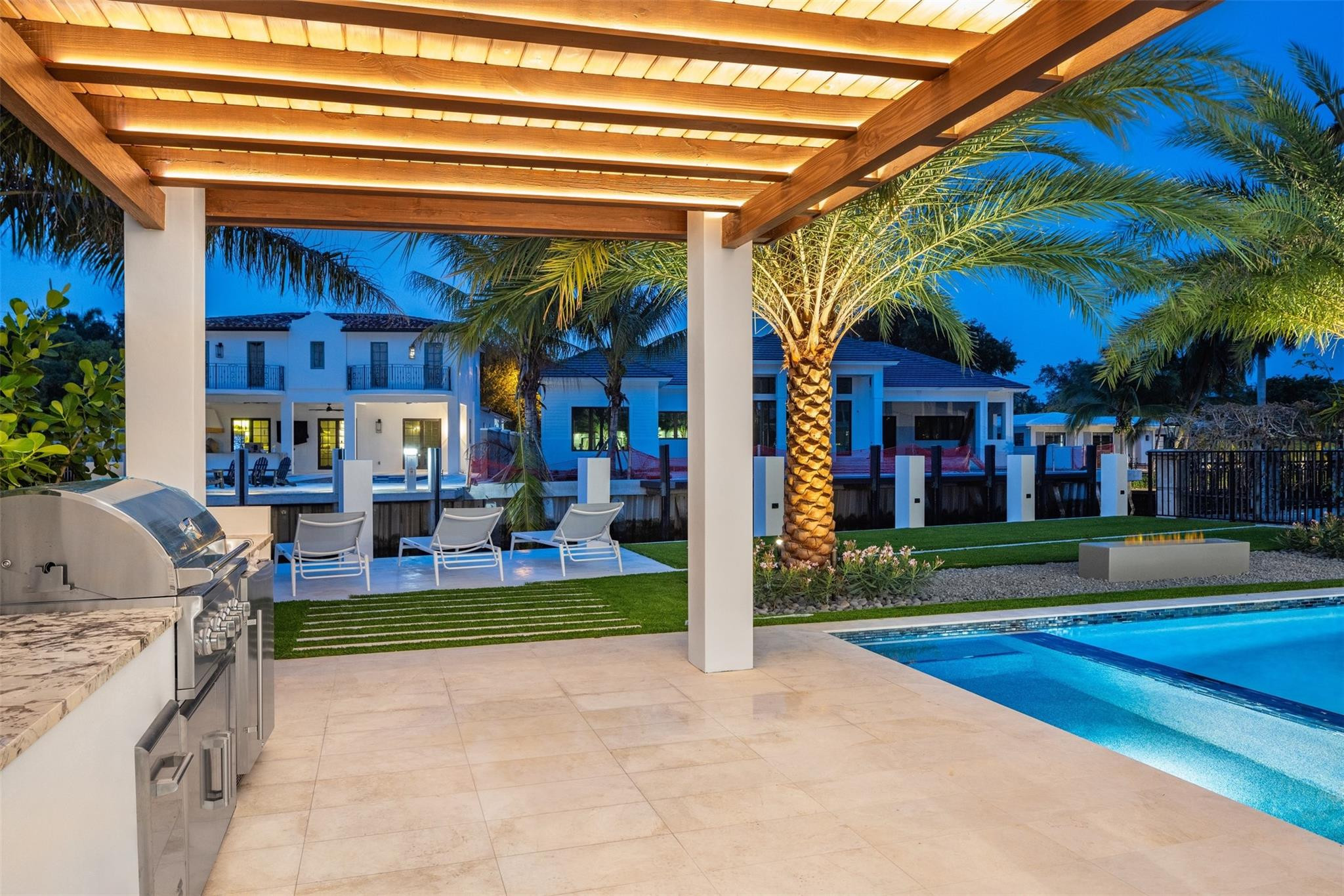 915 Ponce De Leon Dr