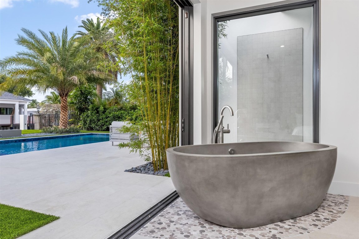 915 Ponce De Leon Dr