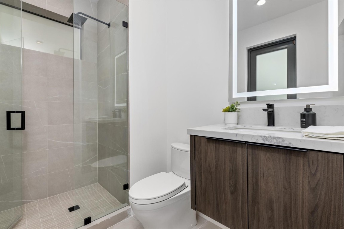 915 Ponce De Leon Dr