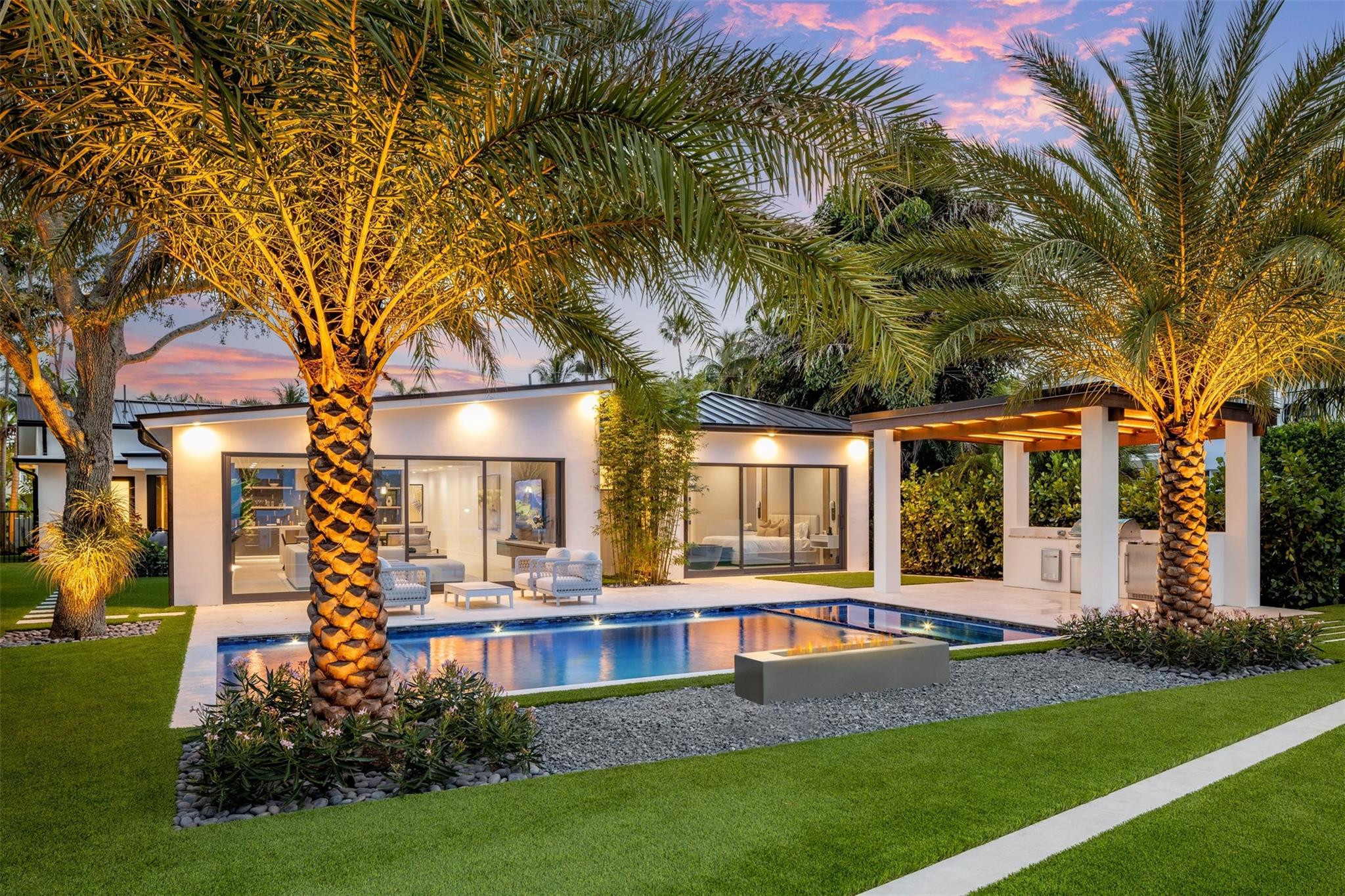 915 Ponce De Leon Dr