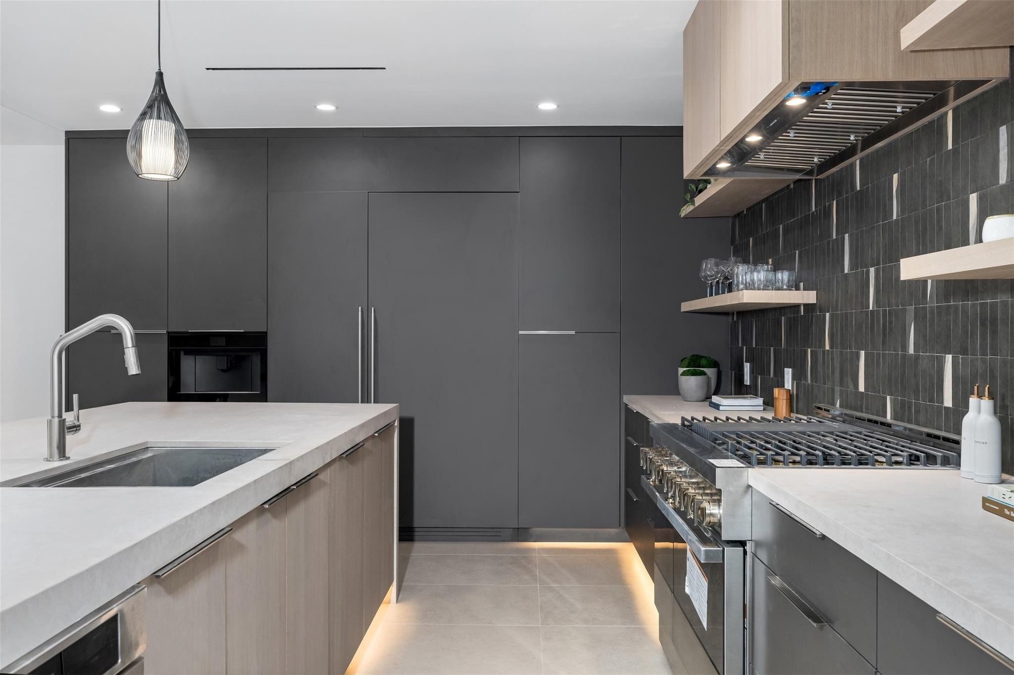 915 Ponce De Leon Dr