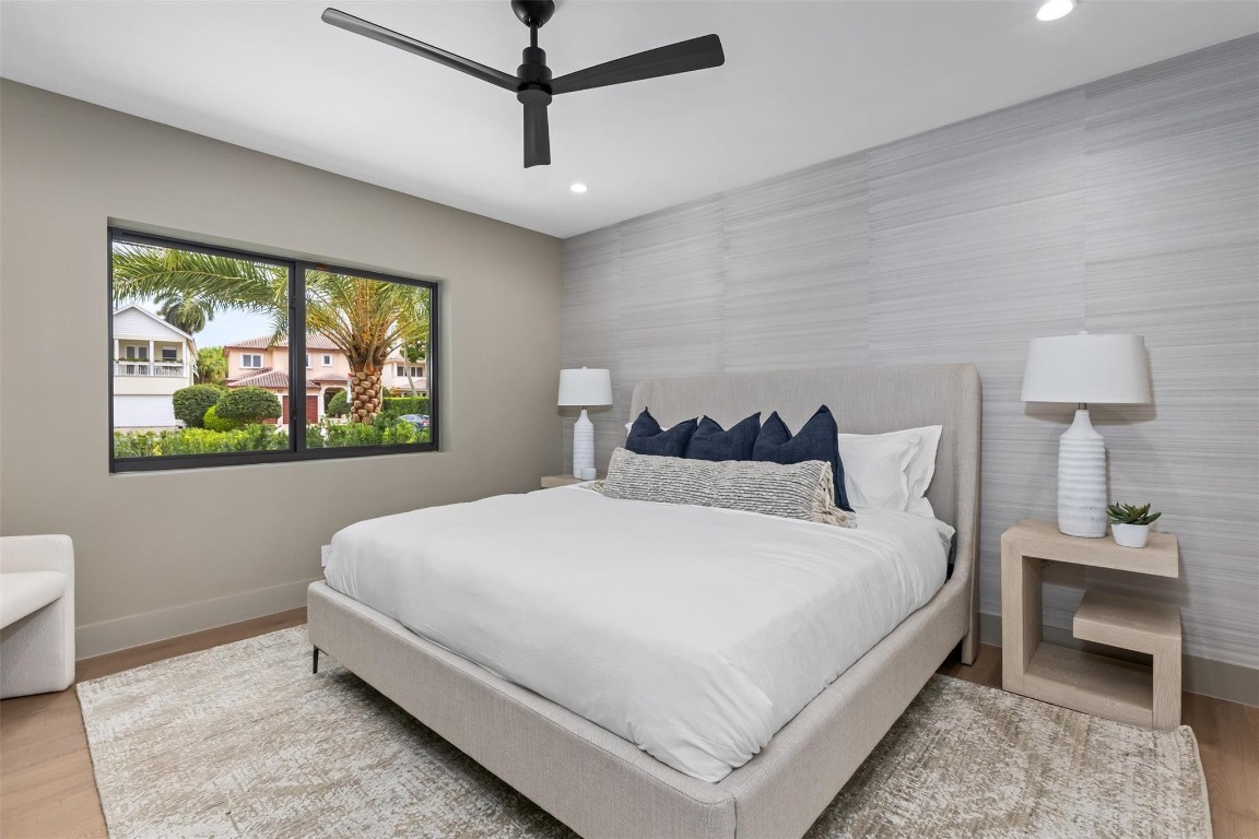 915 Ponce De Leon Dr