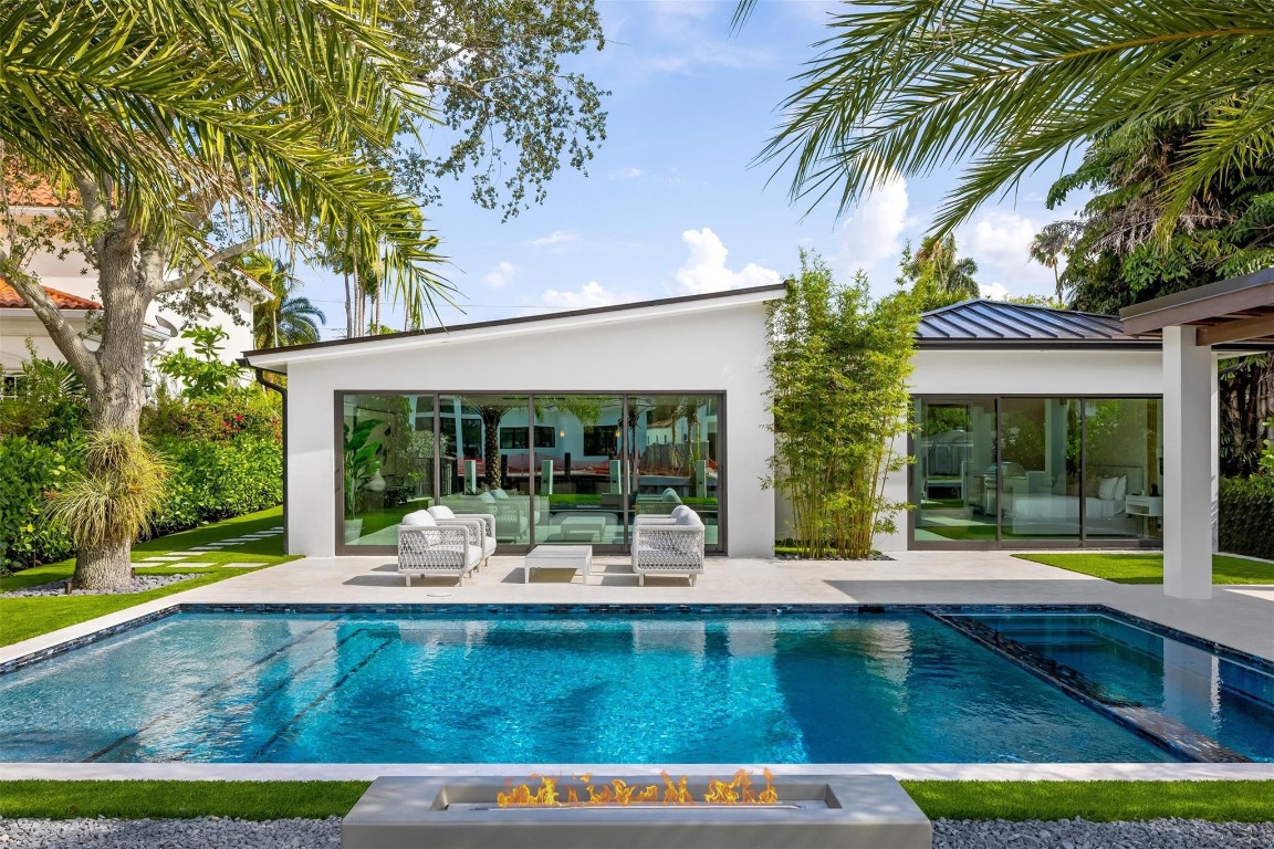 915 Ponce De Leon Dr