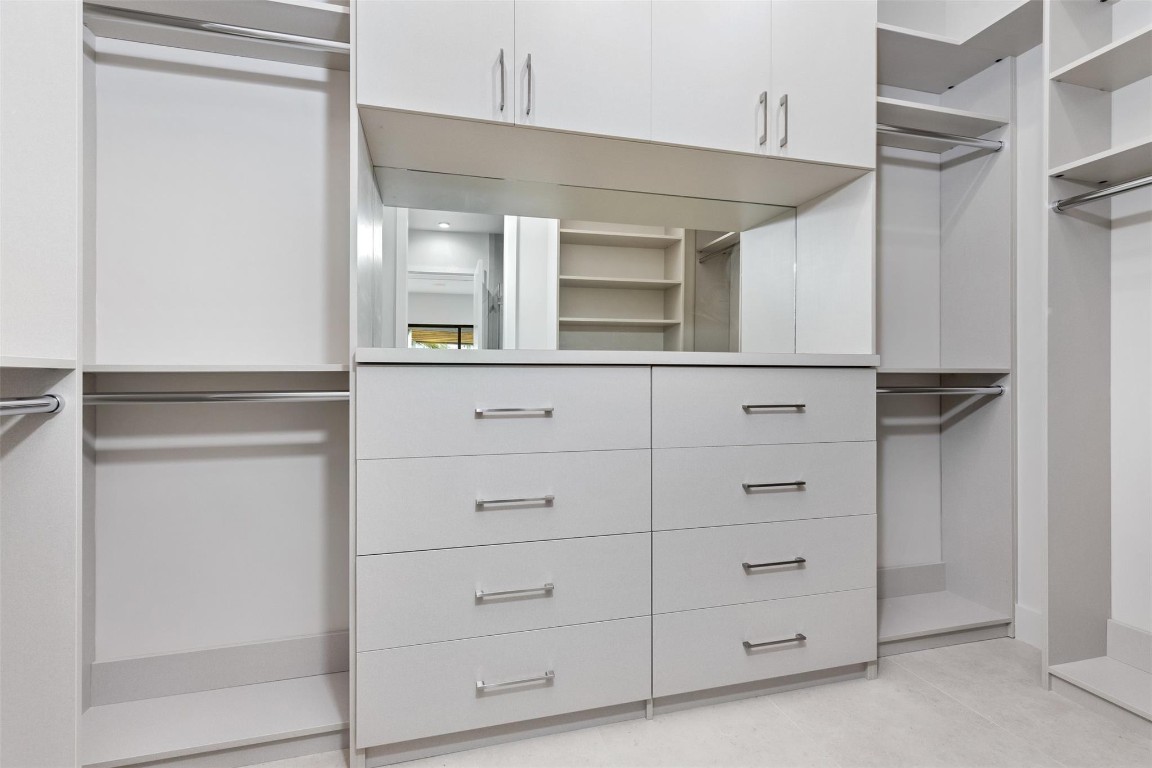 915 Ponce De Leon Dr