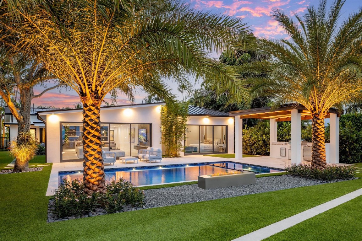 915 Ponce De Leon Dr