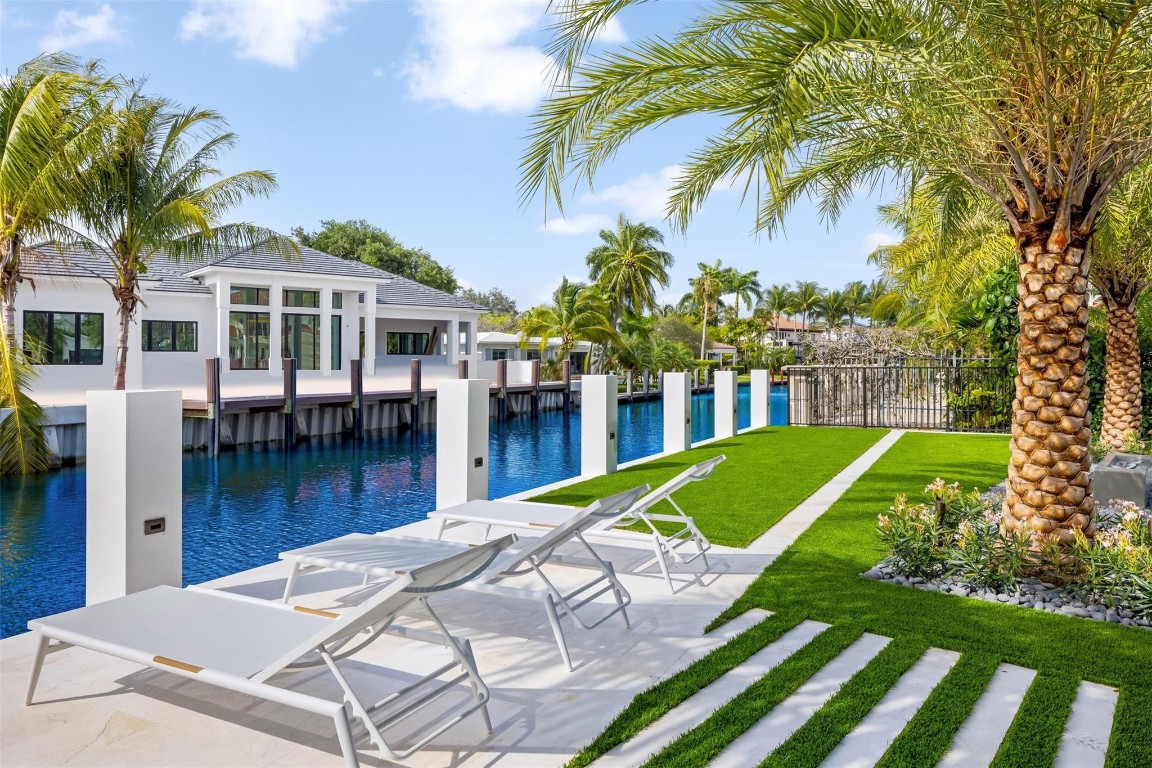 915 Ponce De Leon Dr