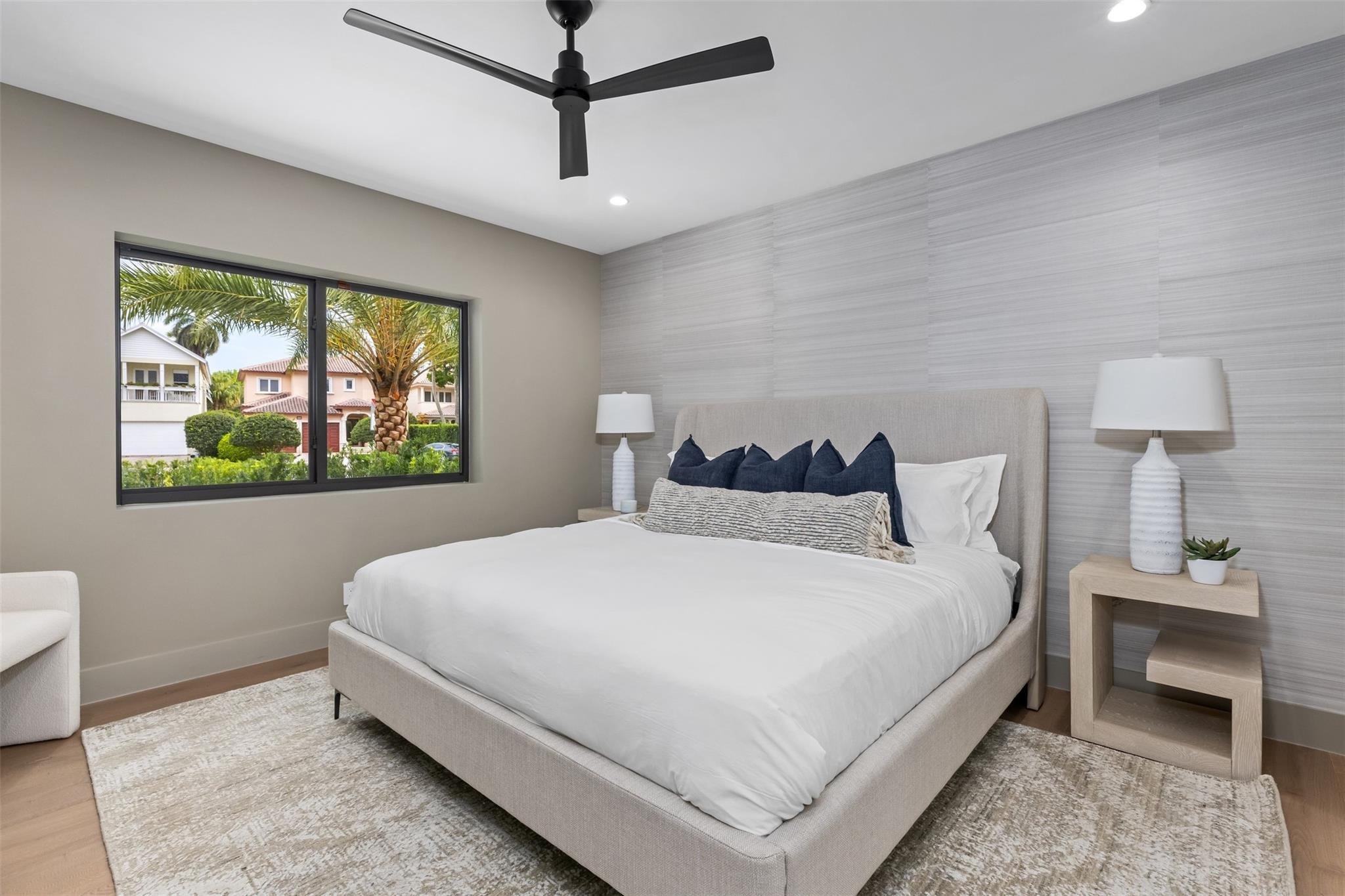 915 Ponce De Leon Dr