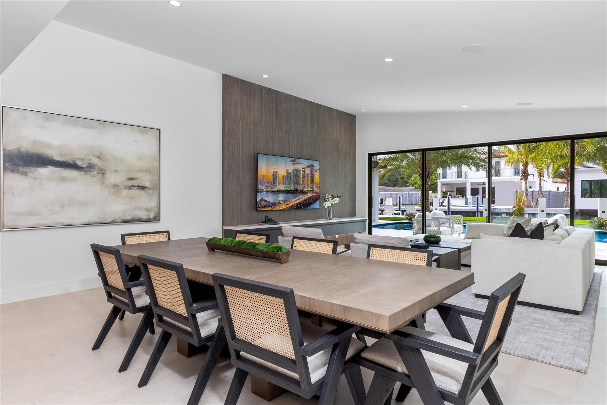 915 Ponce De Leon Dr