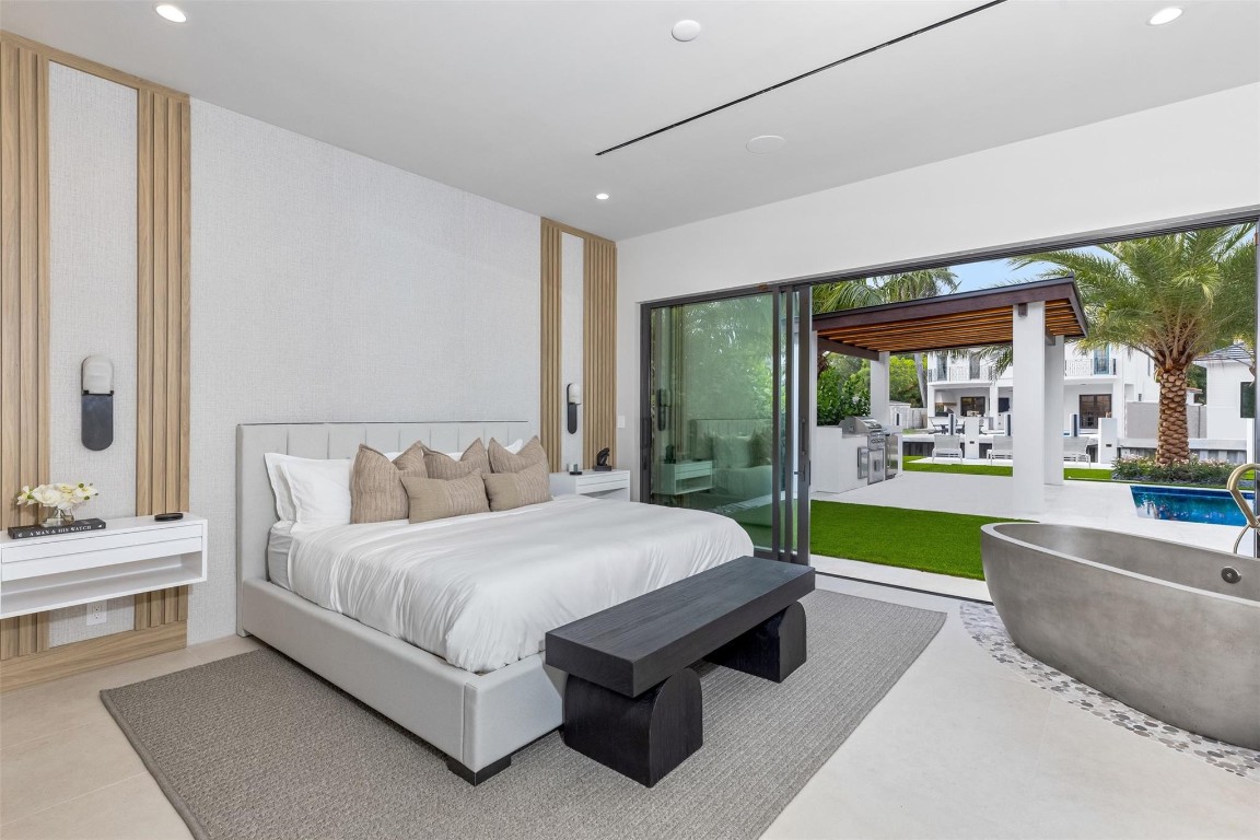 915 Ponce De Leon Dr