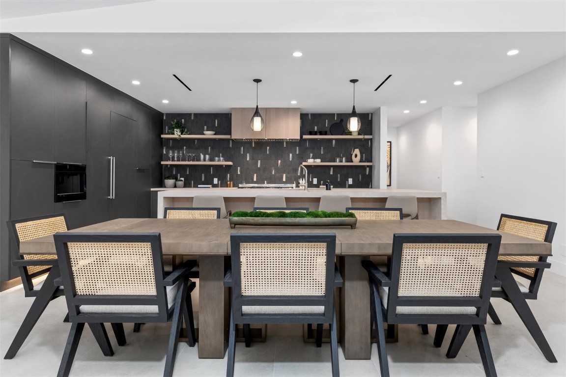 915 Ponce De Leon Dr