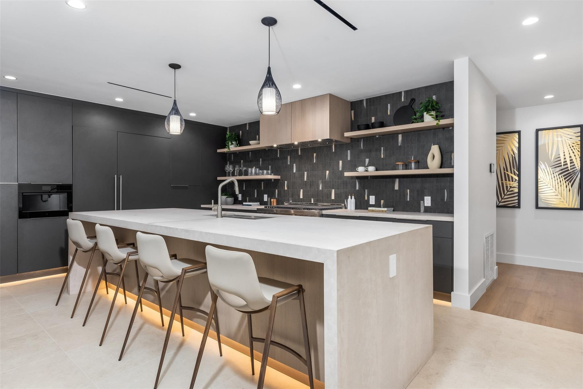 915 Ponce De Leon Dr